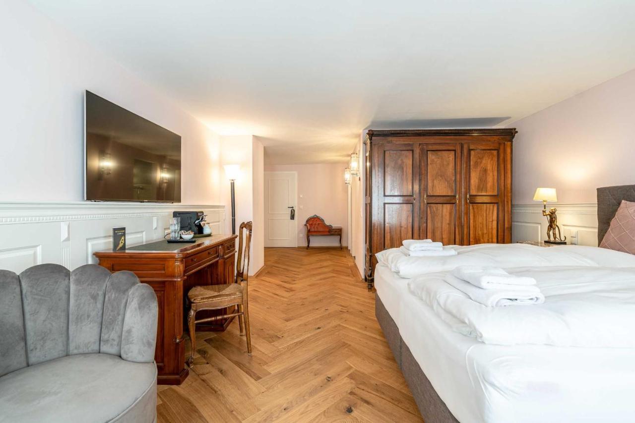 Altstadthotel Bachbraeu Weilheim in Oberbayern Exterior photo